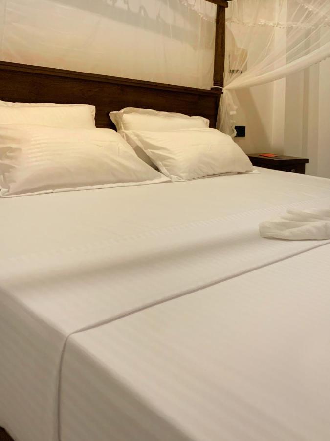 Golden Wave Otel Ahangama Dış mekan fotoğraf