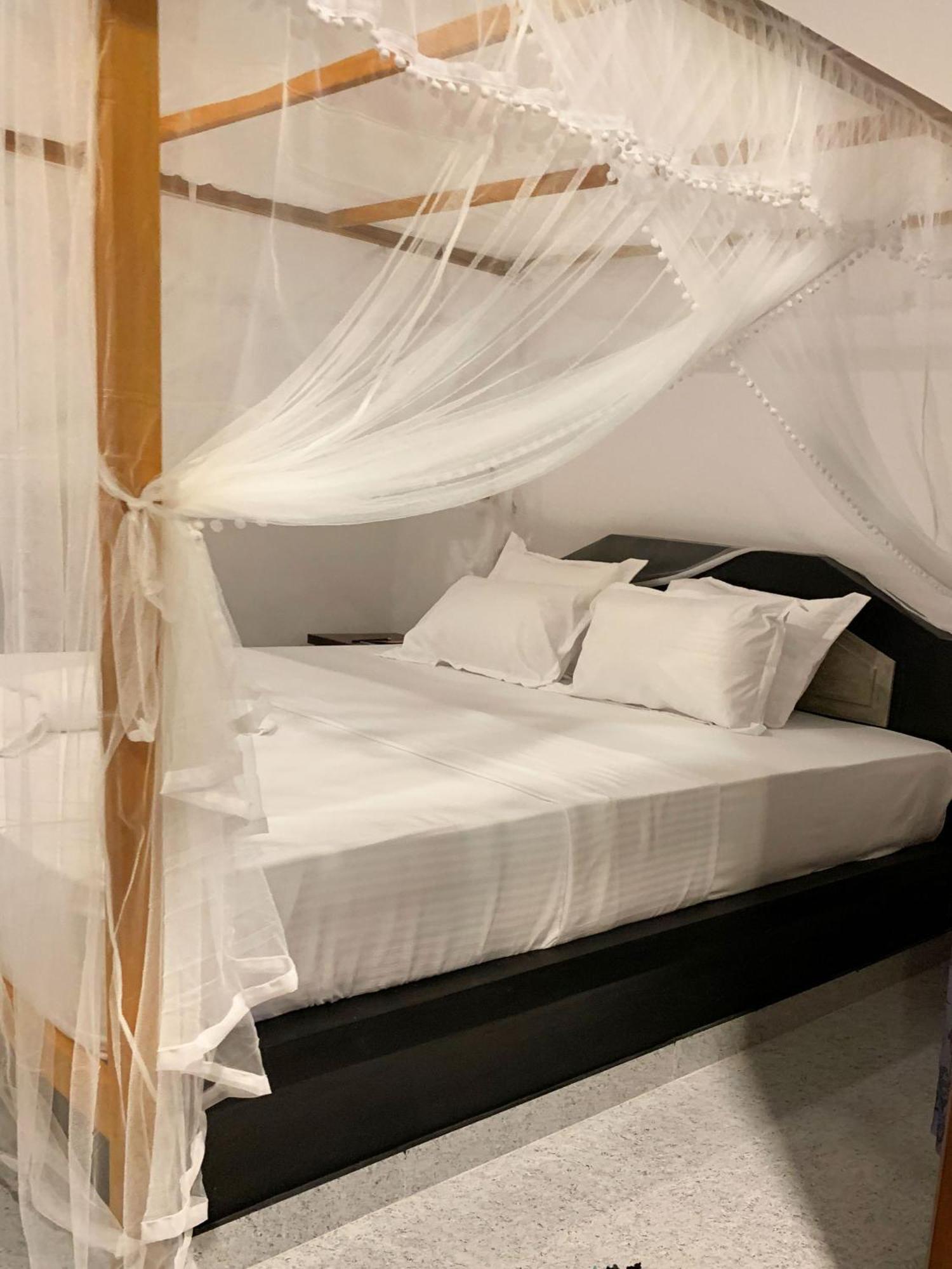 Golden Wave Otel Ahangama Dış mekan fotoğraf